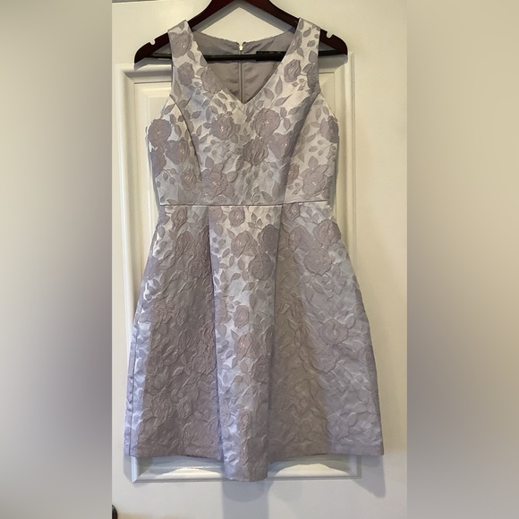 Glamour by Gabriella Skye Floral Jacquard Lavender Dress Size 8 Sleeveless VNeck - Picture 1 of 13
